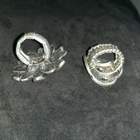 Two rings - Picture 2 of 5